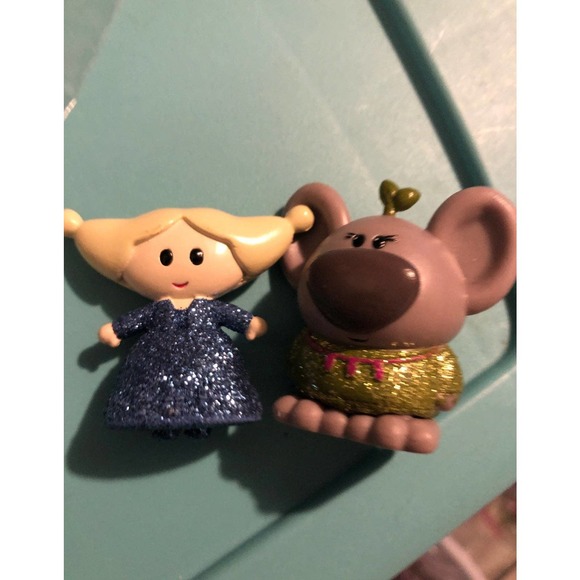 Frozen Disney Animator Collection dolls with accessories - Picture 9 of 9